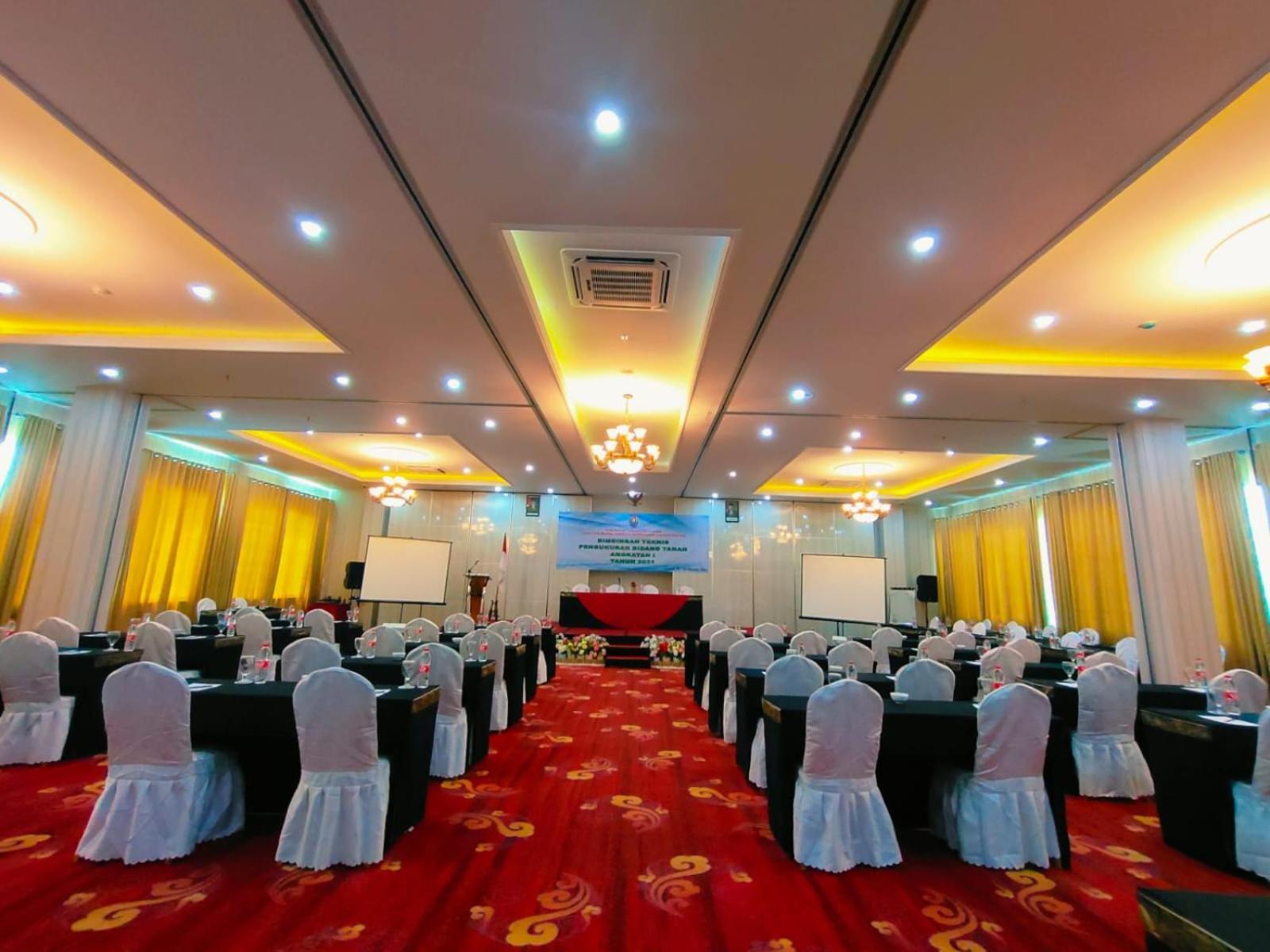 Sindoro Hotel Cilacap By Conary Exterior photo