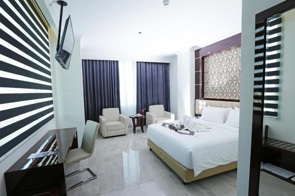 Sindoro Hotel Cilacap By Conary Exterior photo