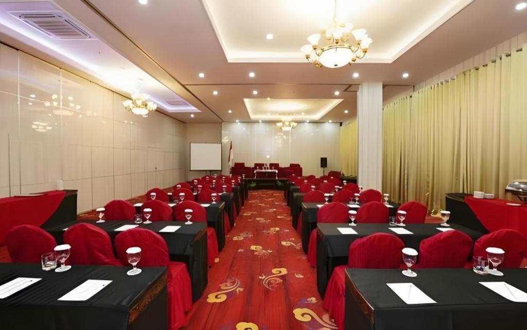 Sindoro Hotel Cilacap By Conary Exterior photo